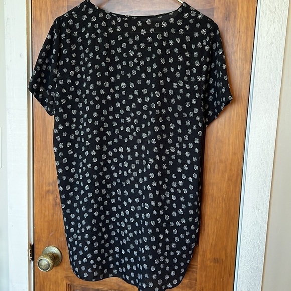 Polka Dot Medallion Scoopneck Tunic Blouse Black and White M - Picture 2 of 5